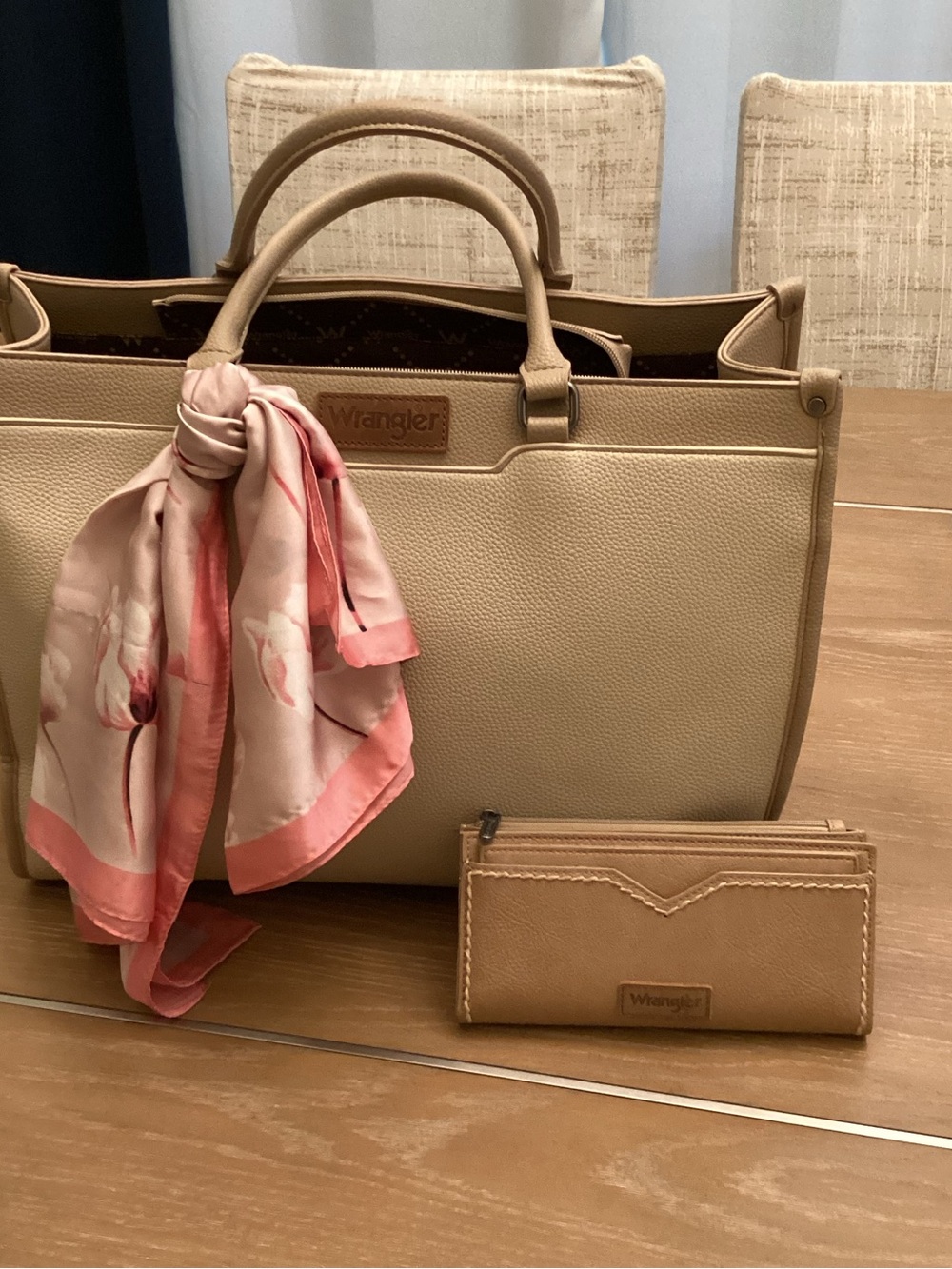 Stunning brown wrangler purse with wallet and cute scarf to brighten the outfit!